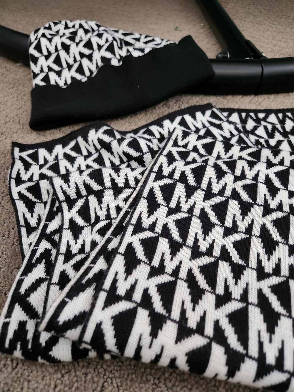 Michael Kors Bundle - Picture 5 of 10